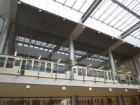 Druhá část výstavy vyplnila ochoz před dětskou knihovnou o patro výš